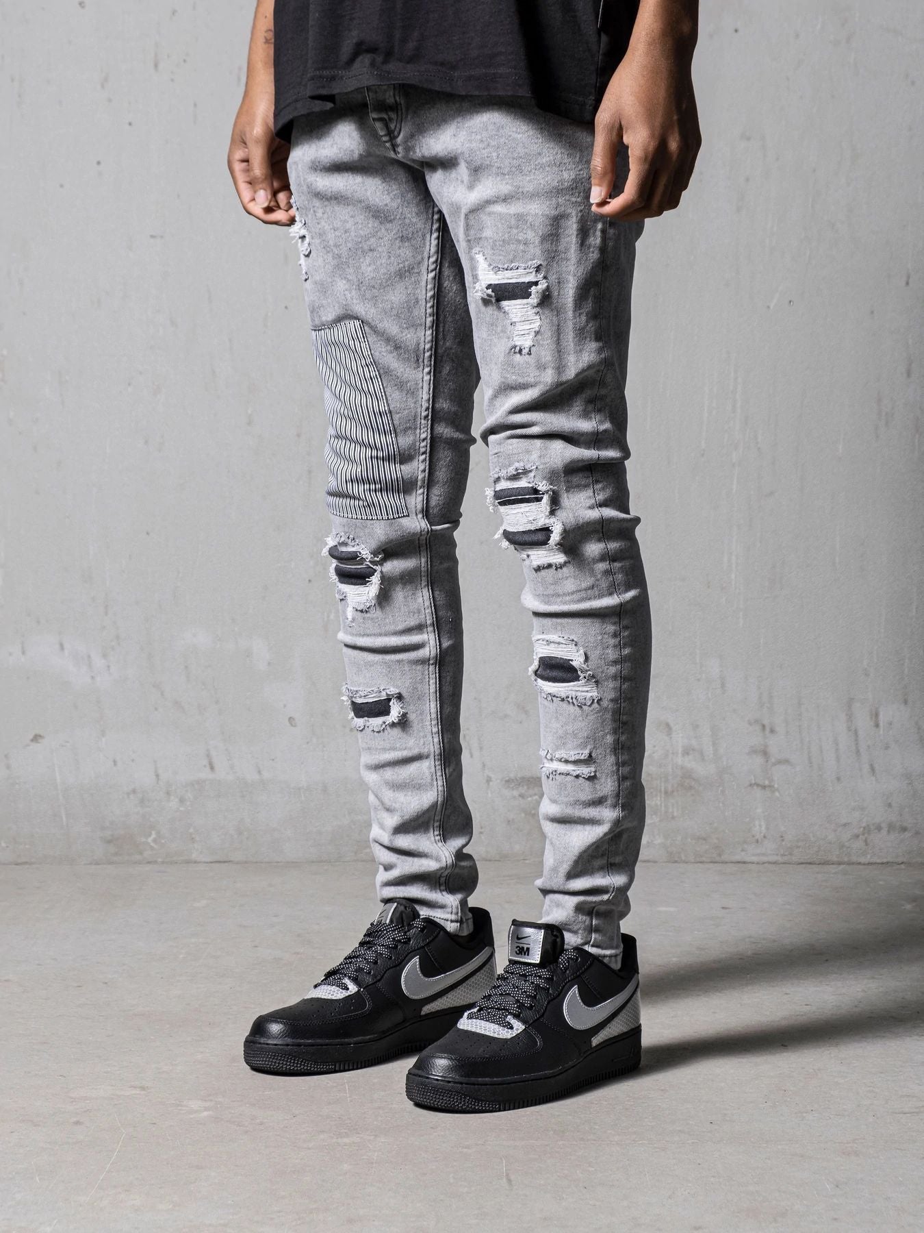 Jeans im used look mit vielen Details